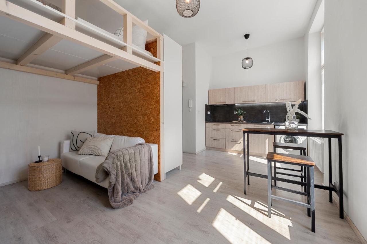 Residence Stefanikova Rose Brno Bagian luar foto