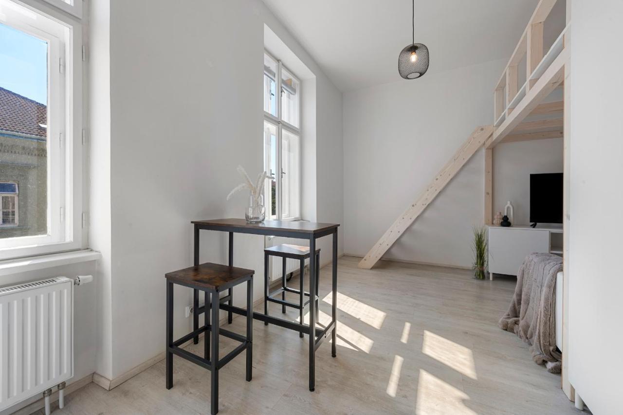 Residence Stefanikova Rose Brno Bagian luar foto