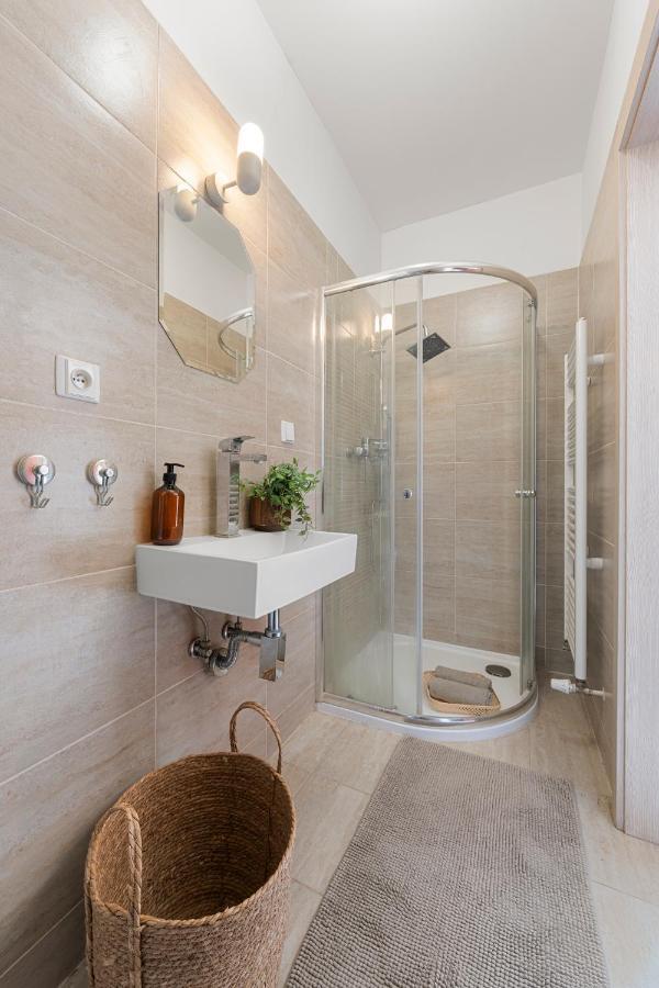 Residence Stefanikova Rose Brno Bagian luar foto
